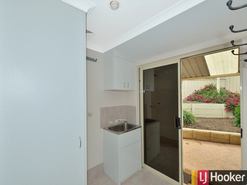 11 Lambourne Place, Halls Head WA 6210