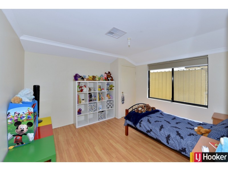 5A Valentino Close, Greenfields WA 6210