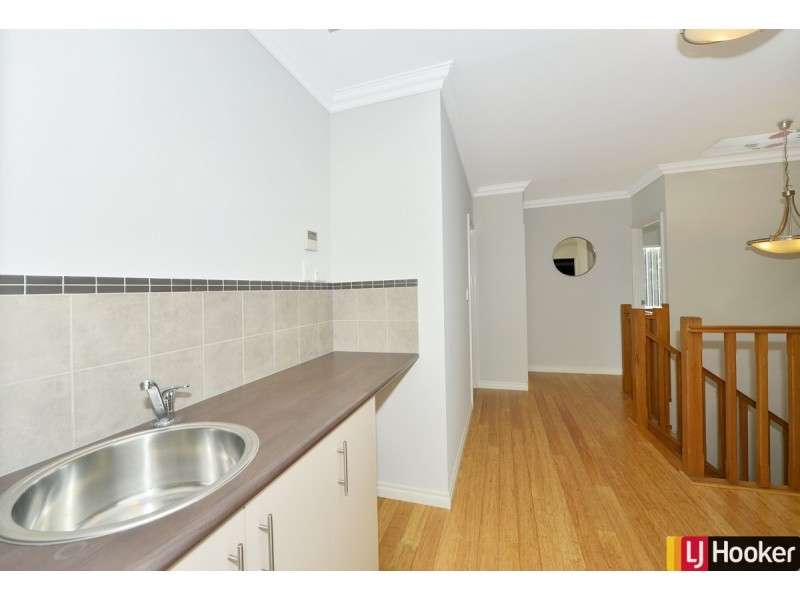 33 Waterlily Drive, Dudley Park WA 6210