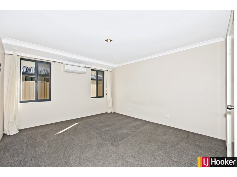 5 Arlette Pass, Lakelands WA 6180