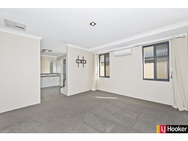 5 Arlette Pass, Lakelands WA 6180