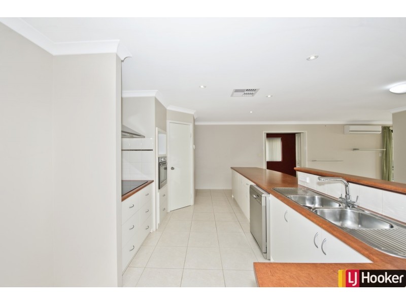 5 Arlette Pass, Lakelands WA 6180