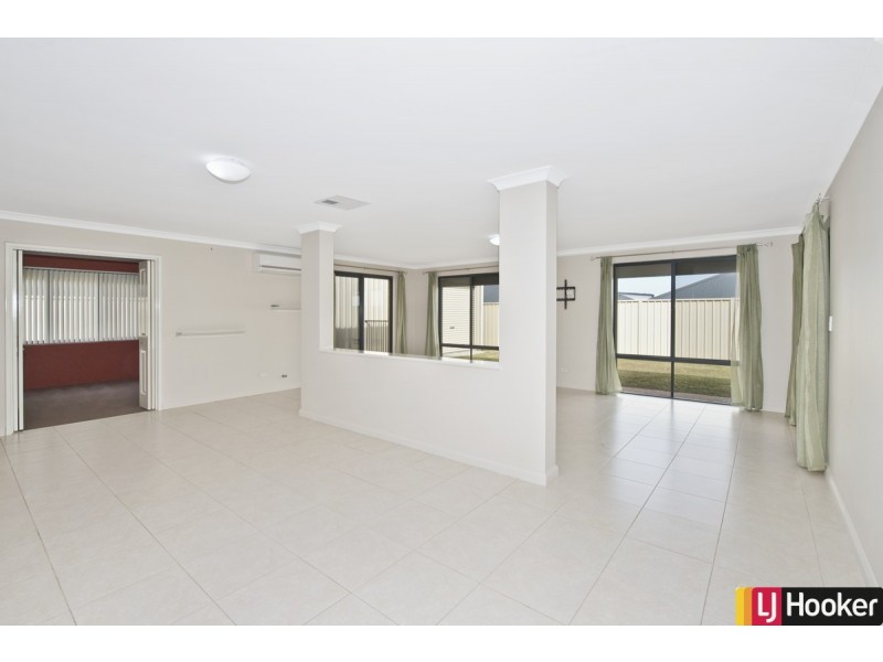 5 Arlette Pass, Lakelands WA 6180