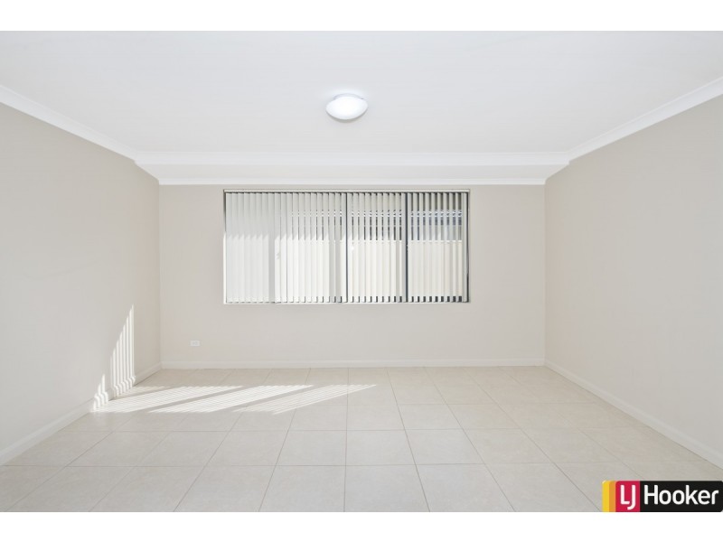 5 Arlette Pass, Lakelands WA 6180