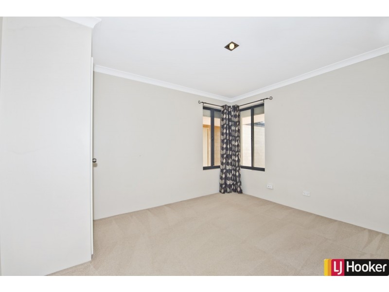 5 Arlette Pass, Lakelands WA 6180