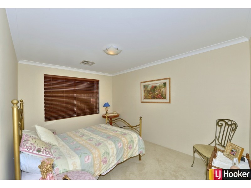 226 Peelwood Parade, Halls Head WA 6210