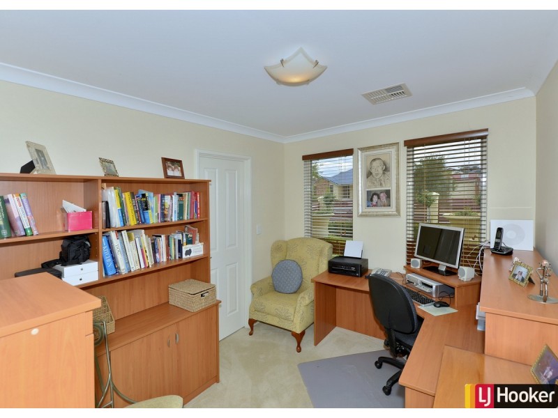 226 Peelwood Parade, Halls Head WA 6210