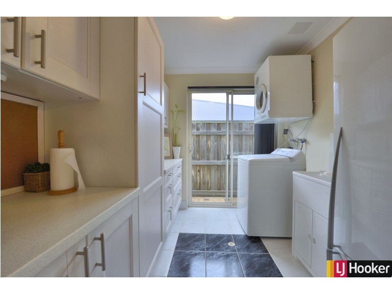 226 Peelwood Parade, Halls Head WA 6210