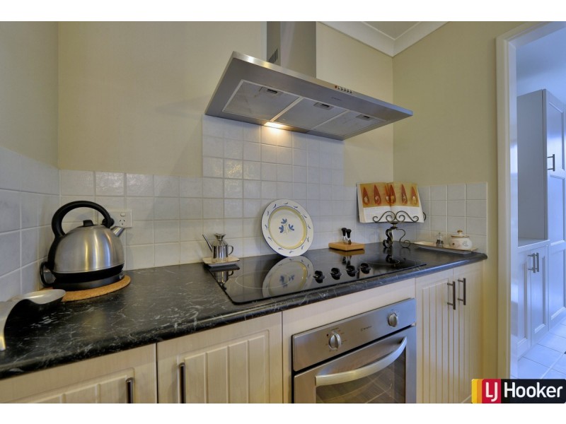 226 Peelwood Parade, Halls Head WA 6210