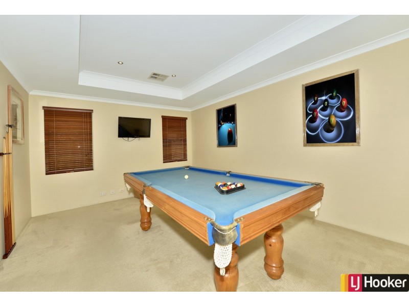 226 Peelwood Parade, Halls Head WA 6210