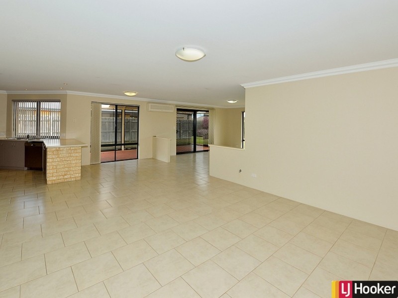 19 Lutea Road, Halls Head WA 6210