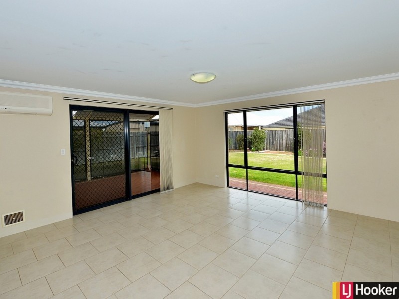 19 Lutea Road, Halls Head WA 6210