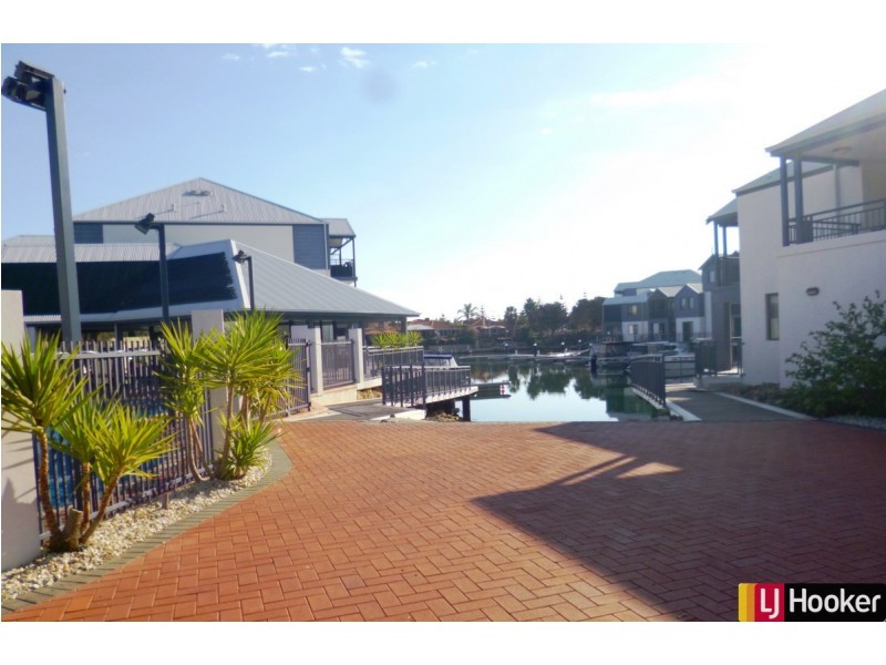 42/206 Mary Street, Halls Head WA 6210