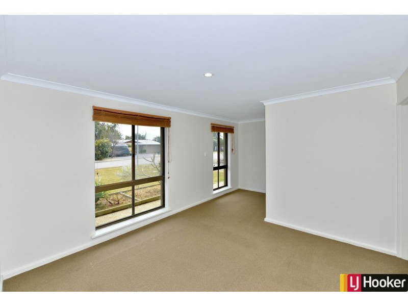 1 McMahon Court, Halls Head WA 6210