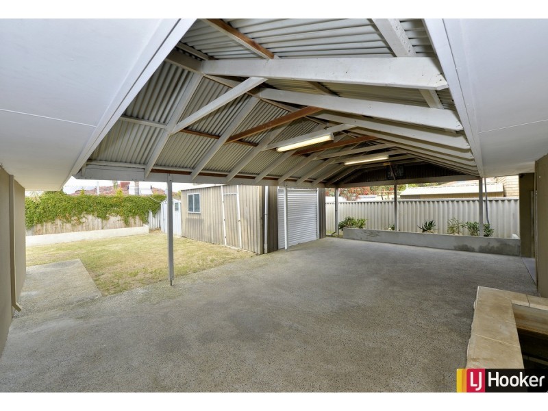 1 McMahon Court, Halls Head WA 6210