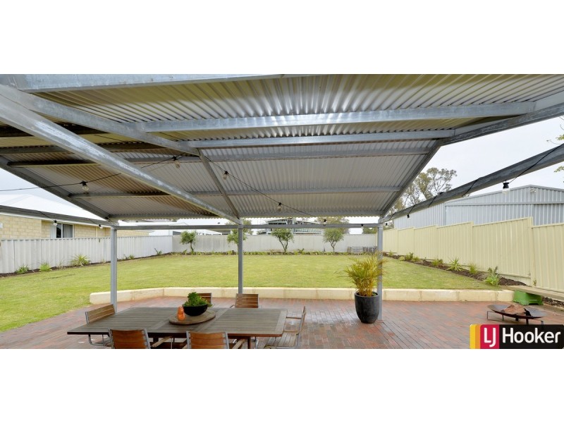 27B Janis Street, Halls Head WA 6210