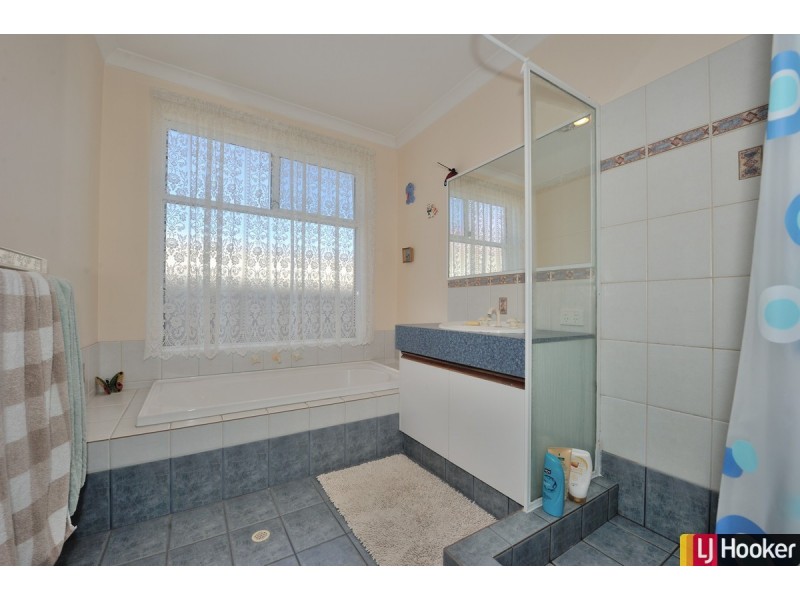 9 Penda Close, Halls Head WA 6210