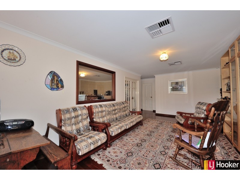 9 Penda Close, Halls Head WA 6210