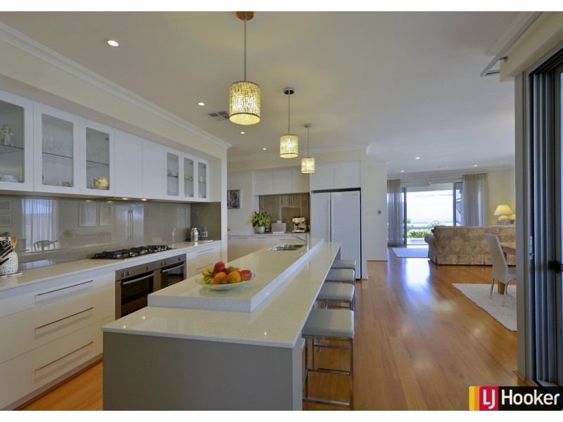 14 Tamar Break, Madora Bay WA 6210