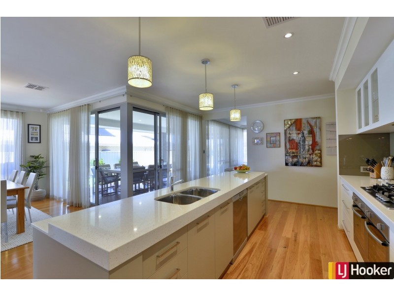 14 Tamar Break, Madora Bay WA 6210