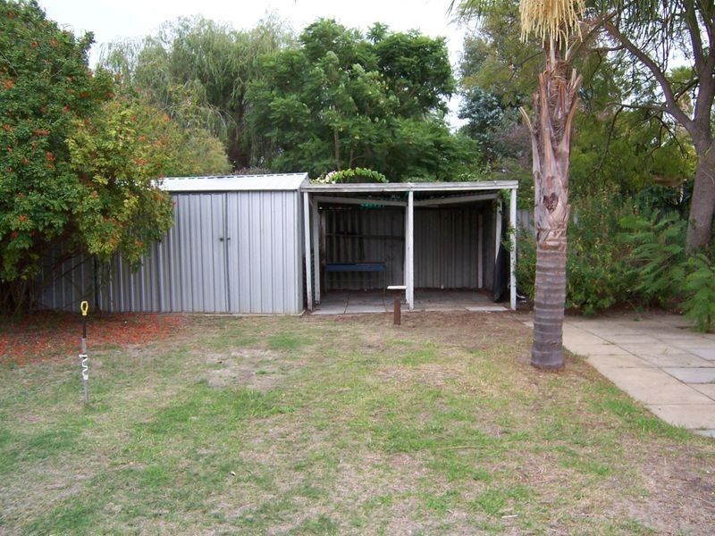 9 Derek Road, Coodanup WA 6210