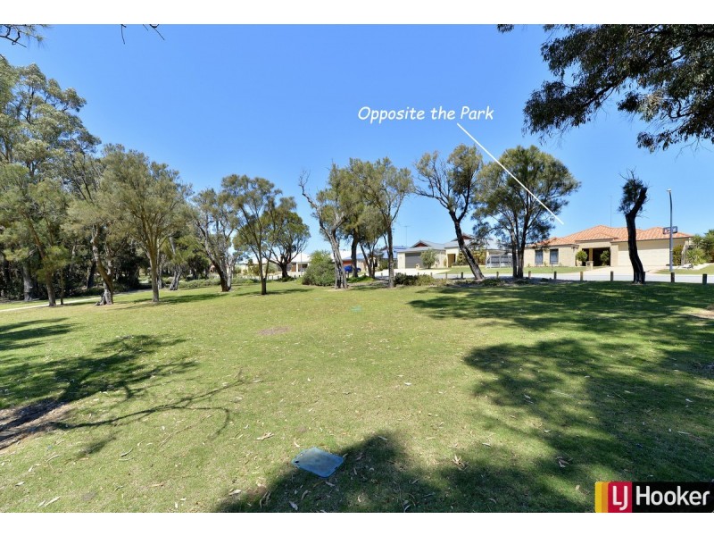 18 Poinsettia Green, Halls Head WA 6210