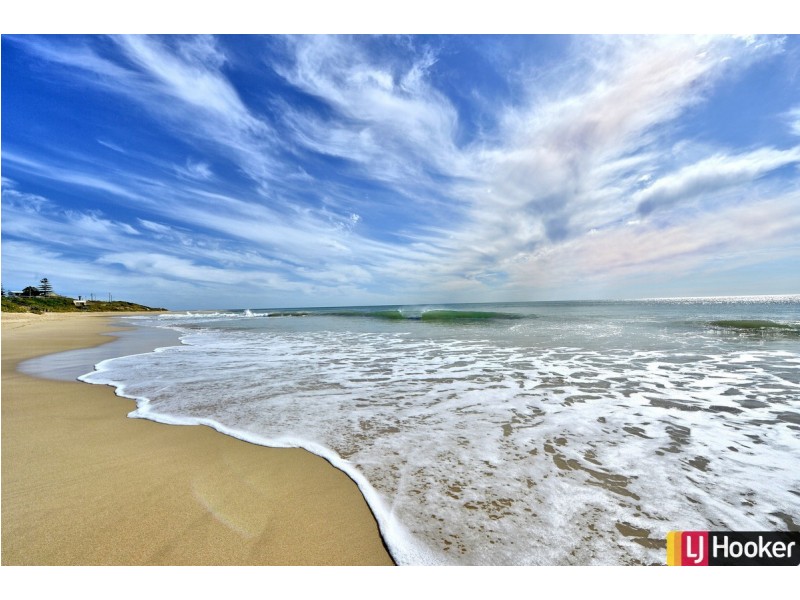 18 Poinsettia Green, Halls Head WA 6210