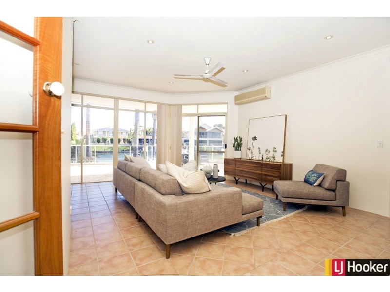 4 Perie Banou Close, Halls Head WA 6210