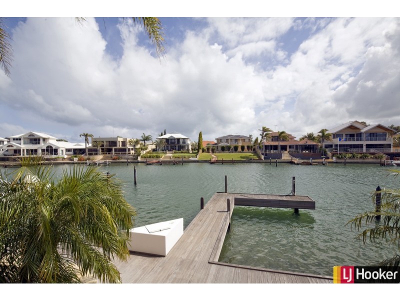 4 Perie Banou Close, Halls Head WA 6210