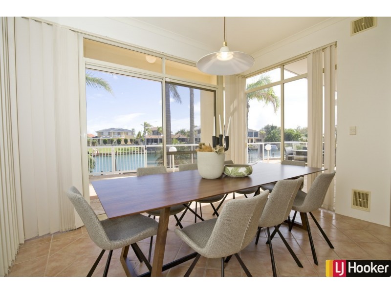 4 Perie Banou Close, Halls Head WA 6210