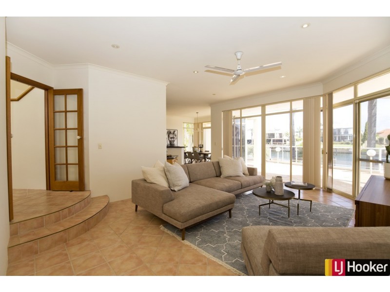 4 Perie Banou Close, Halls Head WA 6210