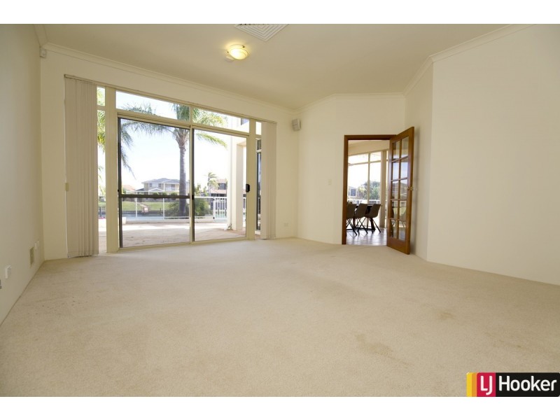 4 Perie Banou Close, Halls Head WA 6210