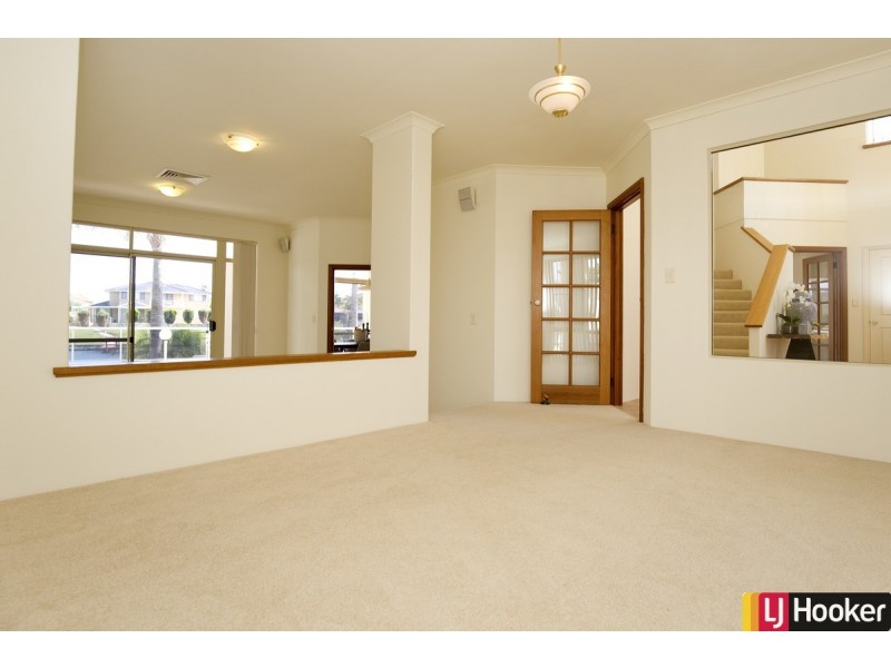 4 Perie Banou Close, Halls Head WA 6210