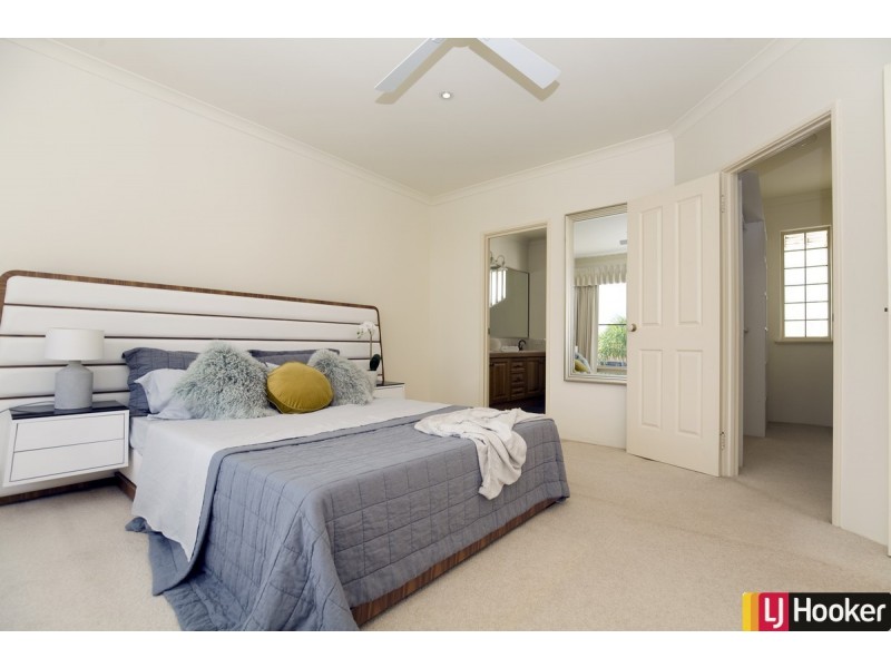 4 Perie Banou Close, Halls Head WA 6210