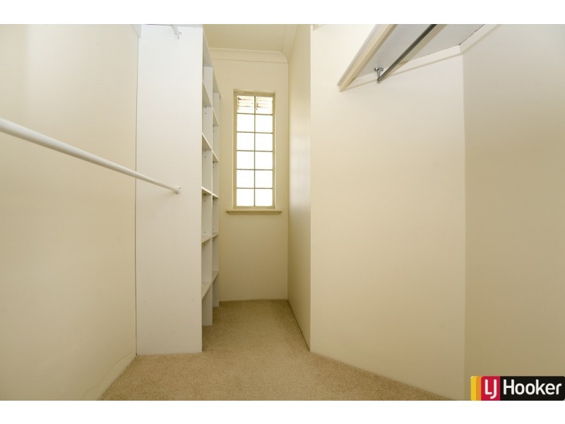 4 Perie Banou Close, Halls Head WA 6210