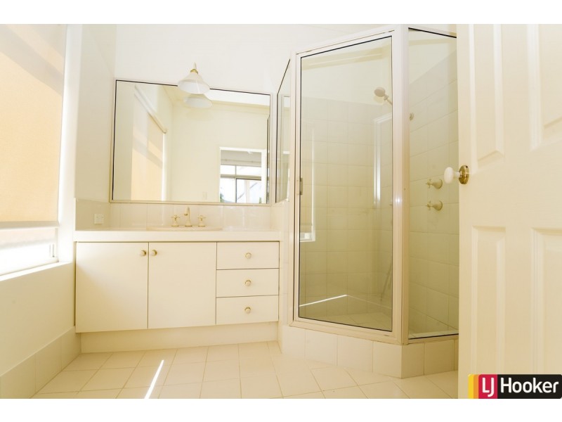 4 Perie Banou Close, Halls Head WA 6210