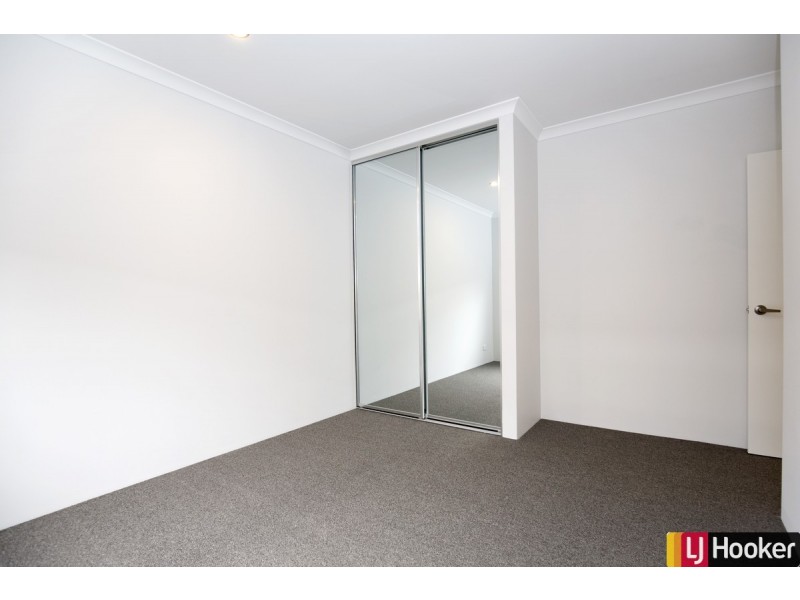 12 Newmarket Road, Meadow Springs WA 6210