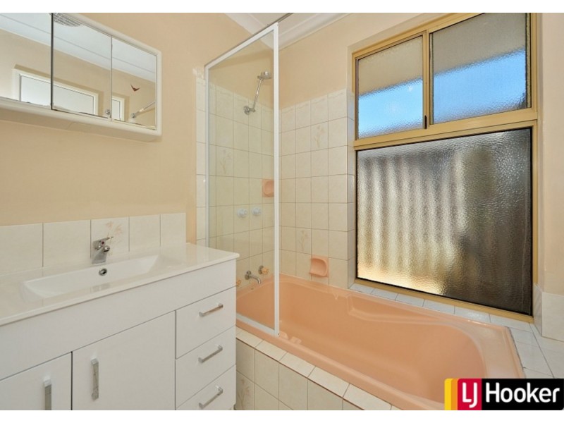 2 Penrith Street, Dudley Park WA 6210
