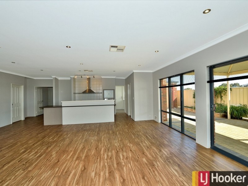 8 Tammin Court, Dawesville WA 6211