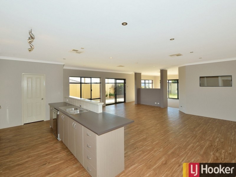 8 Tammin Court, Dawesville WA 6211