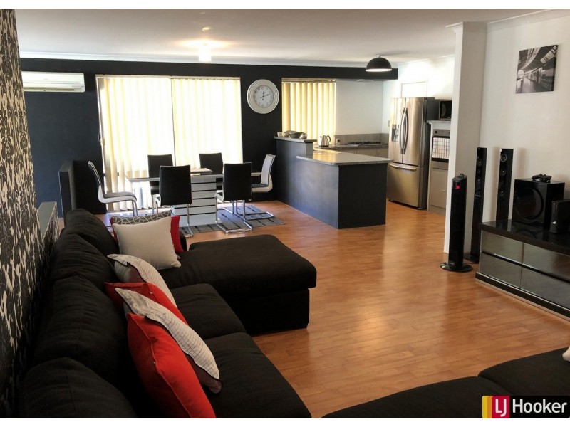 11 Grandmere Parade, Meadow Springs WA 6210