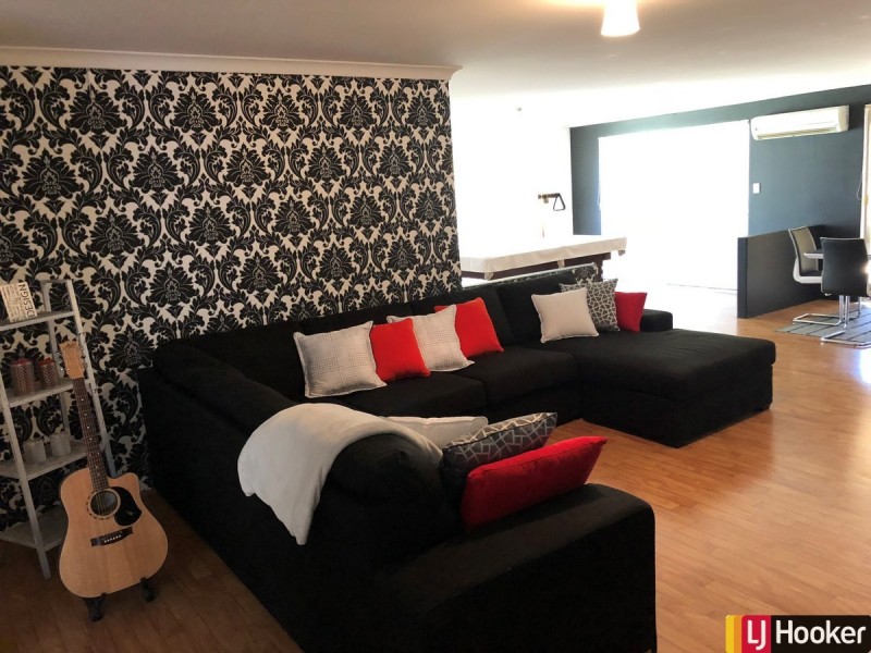 11 Grandmere Parade, Meadow Springs WA 6210