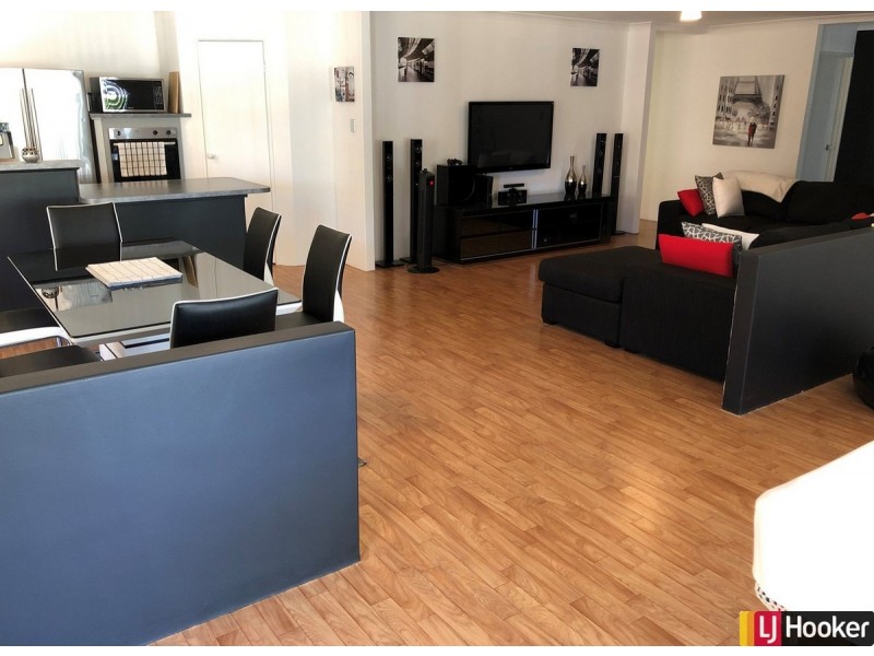 11 Grandmere Parade, Meadow Springs WA 6210