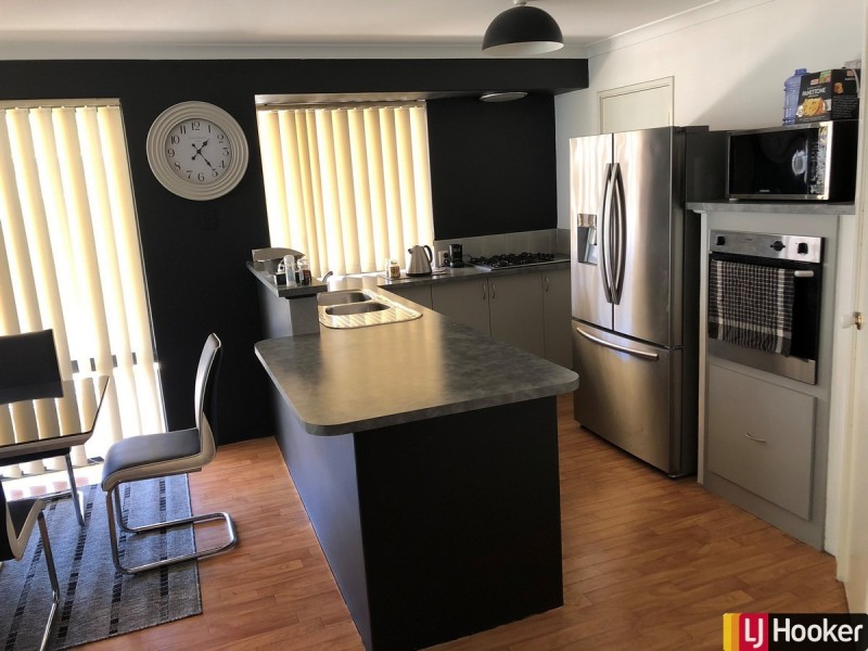 11 Grandmere Parade, Meadow Springs WA 6210