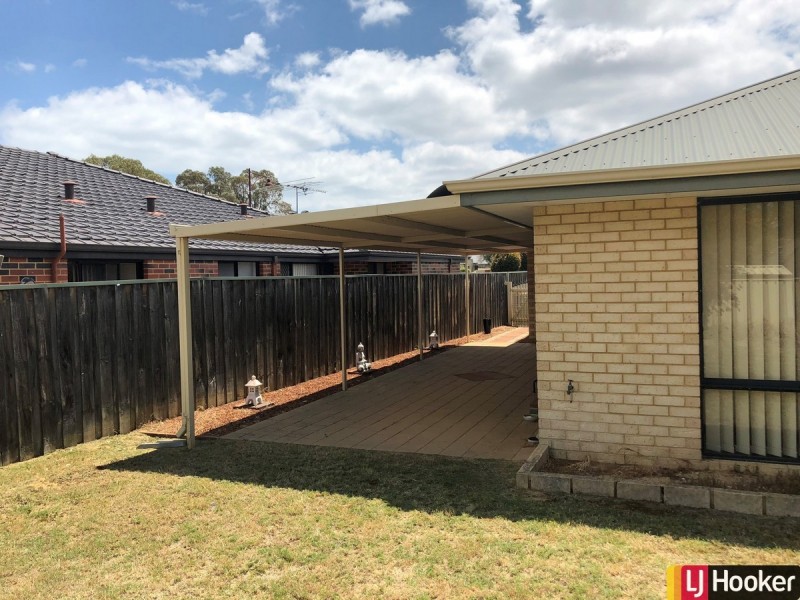 11 Grandmere Parade, Meadow Springs WA 6210