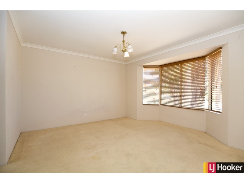 24 Kingfisher Drive, Halls Head WA 6210