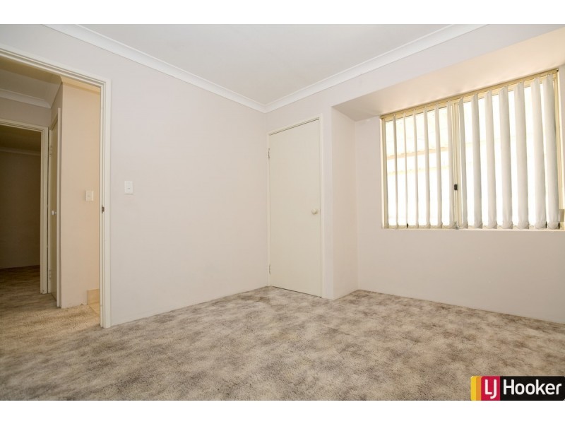 24 Kingfisher Drive, Halls Head WA 6210