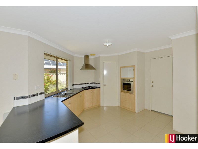 5 Sharperton Meander, Dudley Park WA 6210