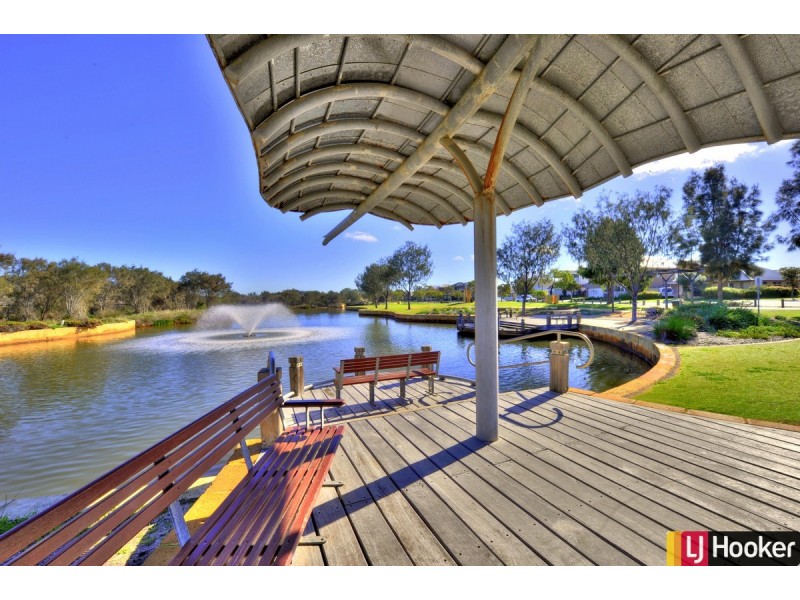 5 Sharperton Meander, Dudley Park WA 6210