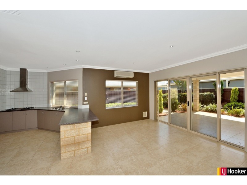 40 Chatsworth Drive, Erskine WA 6210